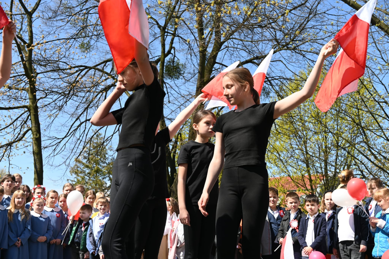 Radosne świętowanie na rynku ZDJĘCIA