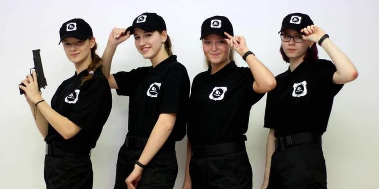 Zapraszają na ślubowanie klas mundurowych Ekonomika