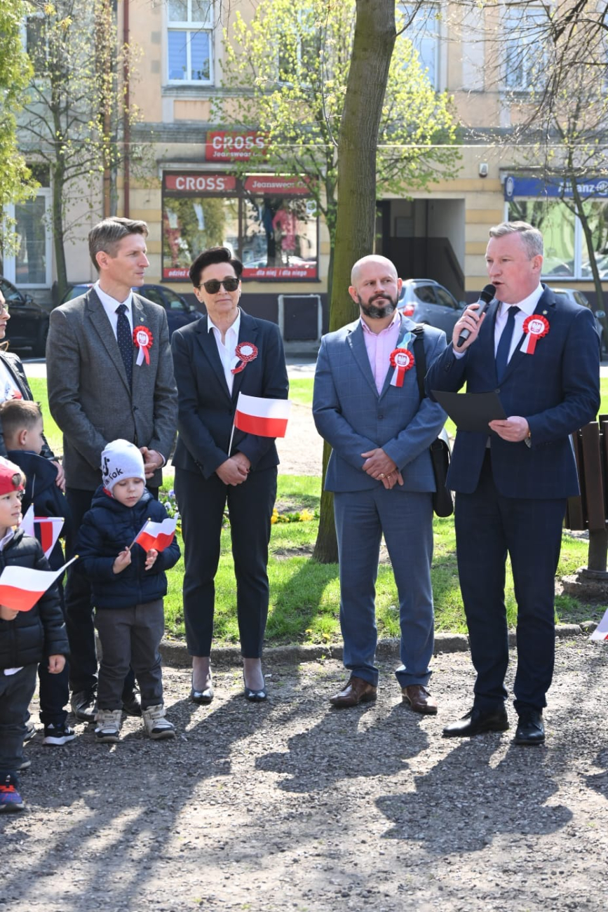 Radosne świętowanie na rynku ZDJĘCIA