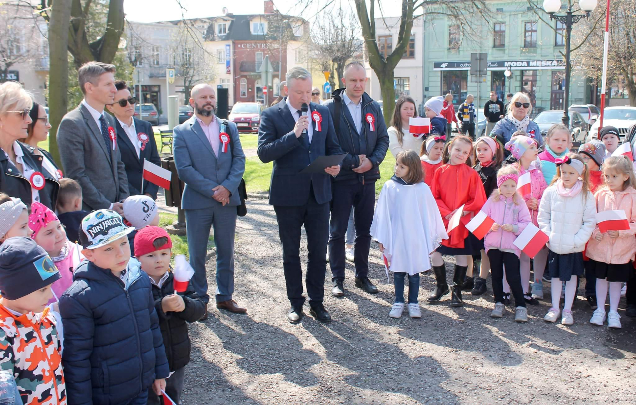 Radosne świętowanie na rynku ZDJĘCIA