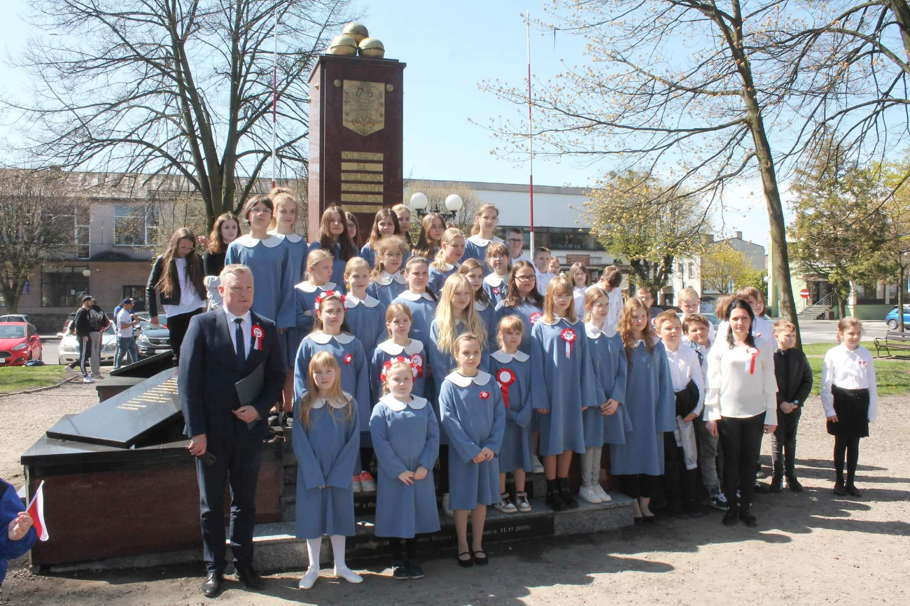 Radosne świętowanie na rynku ZDJĘCIA