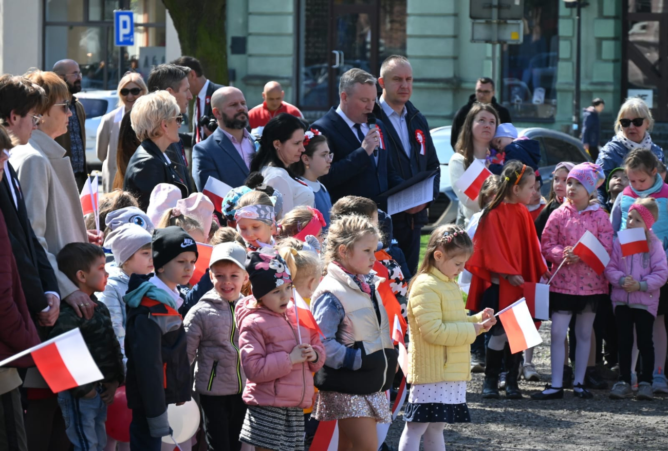 Radosne świętowanie na rynku ZDJĘCIA