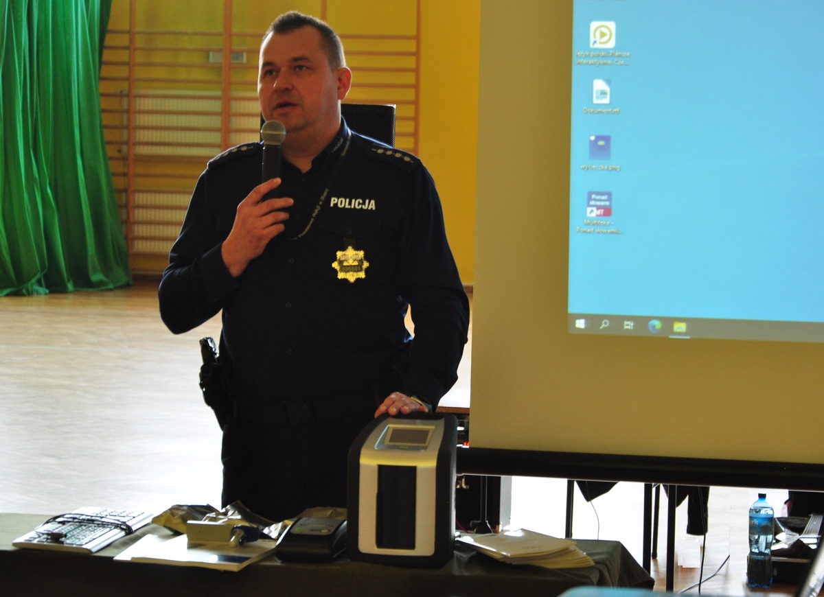 O narkotykach i dopalaczach na szkolnym dniu profilaktyki