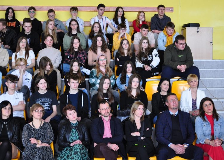 O narkotykach i dopalaczach na szkolnym dniu profilaktyki