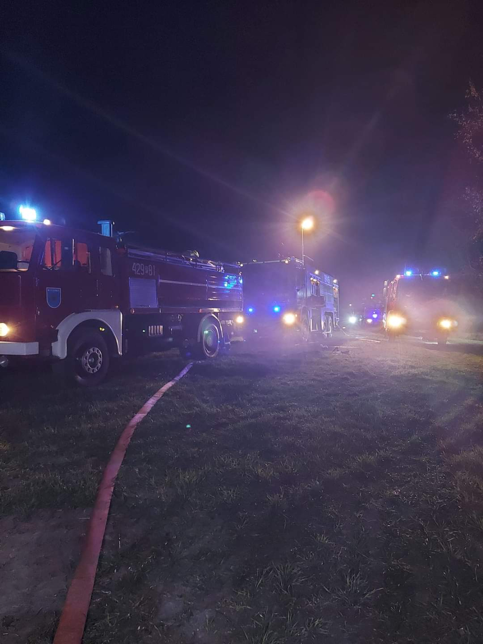 Osiem jednostek gasiło pożar