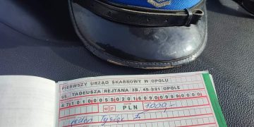 Wyprzedzał na skrzyżowaniu. Mandat i punkty karne