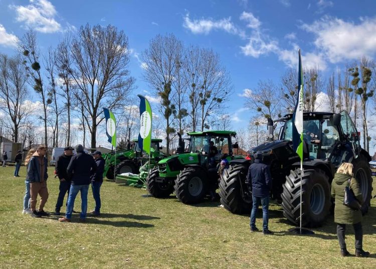 Kilkadziesiąt stoisk na Mini Polagrze w Strzałkowie