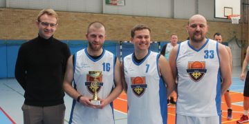 Niedziela pod koszami