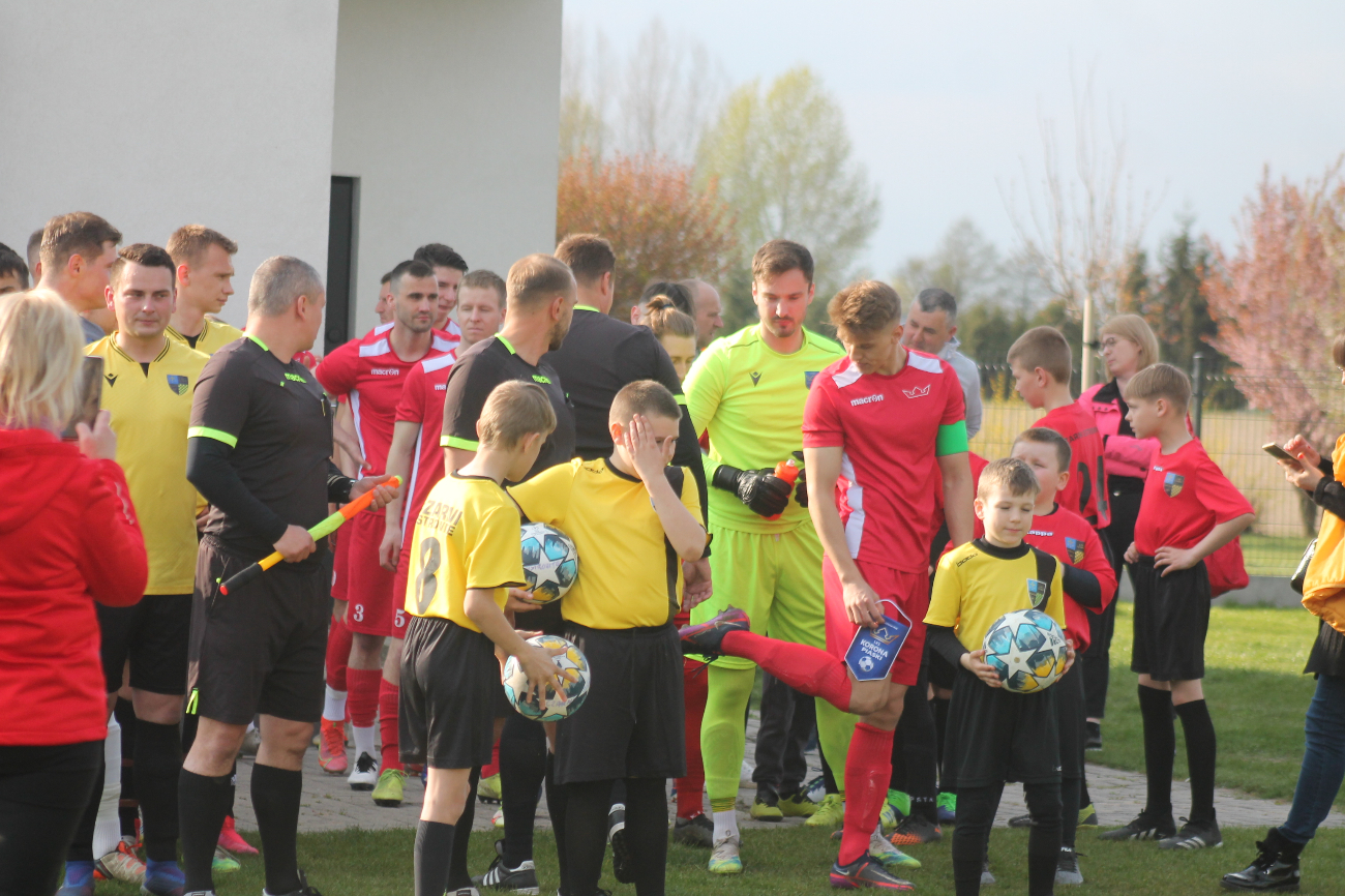 Czarni bez Korony. Puchar na fotografii