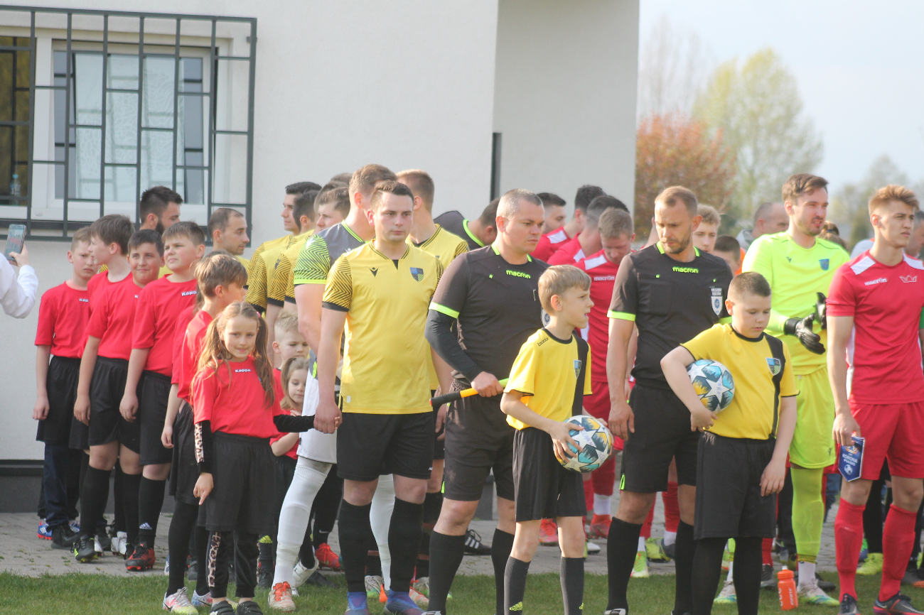 Czarni bez Korony. Puchar na fotografii