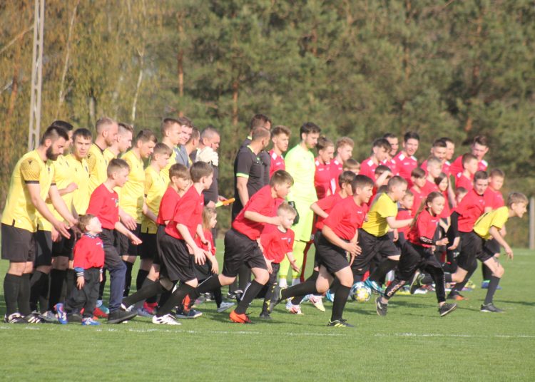 Czarni bez Korony. Puchar na fotografii