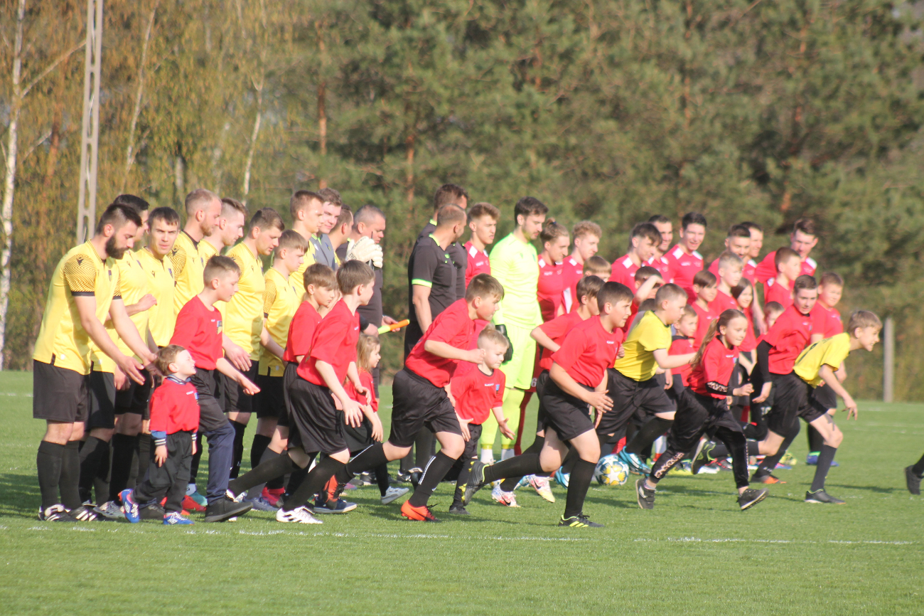 Czarni bez Korony. Puchar na fotografii