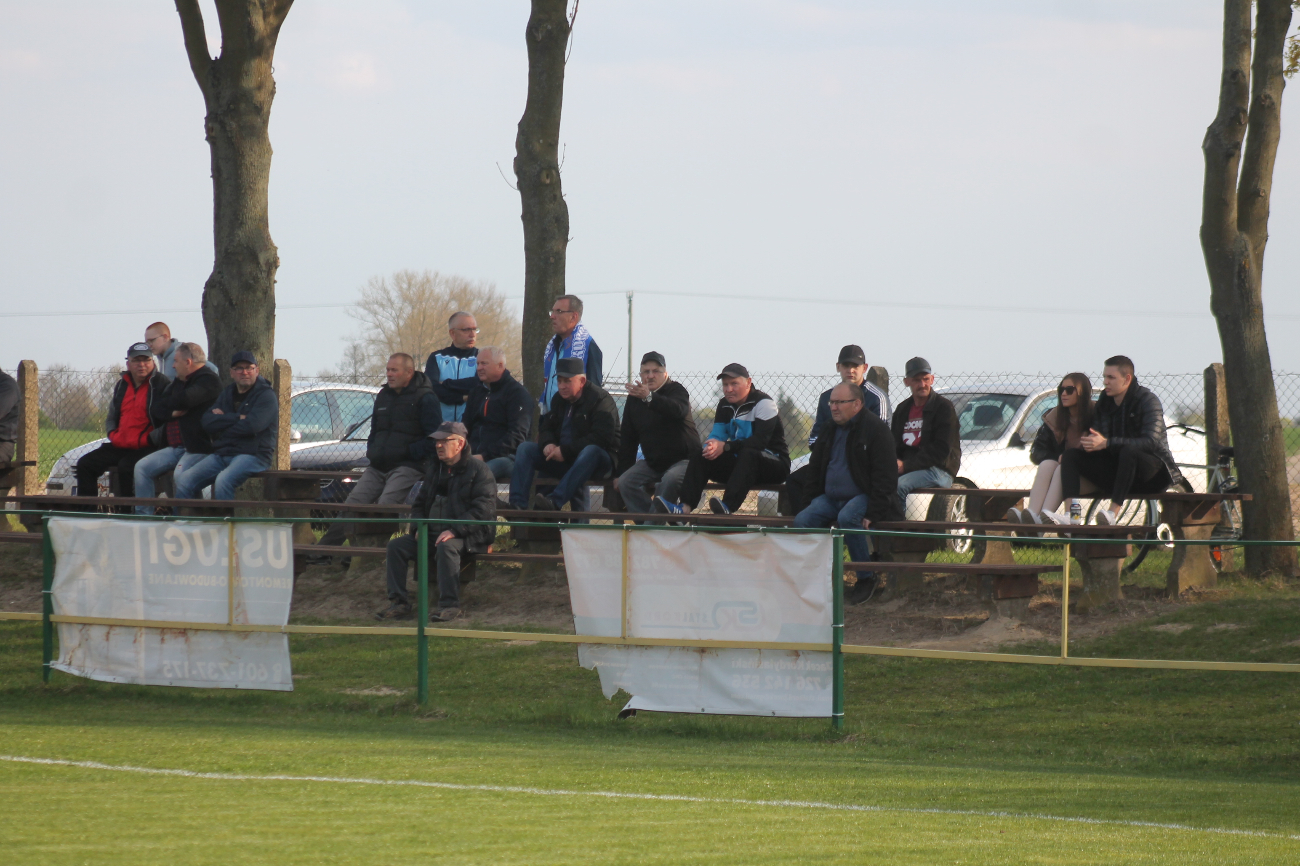 Czarni bez Korony. Puchar na fotografii