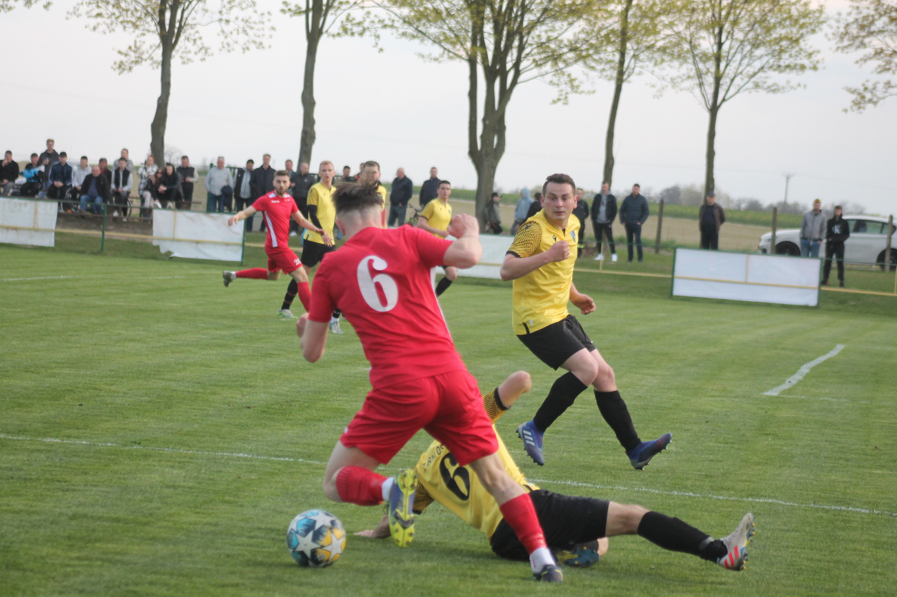 Czarni bez Korony. Puchar na fotografii