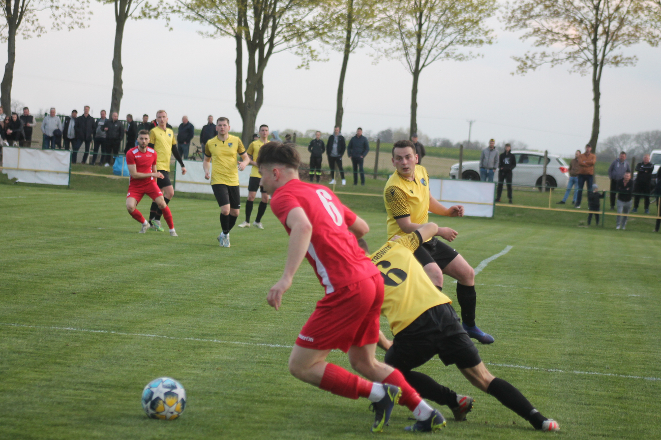 Czarni bez Korony. Puchar na fotografii