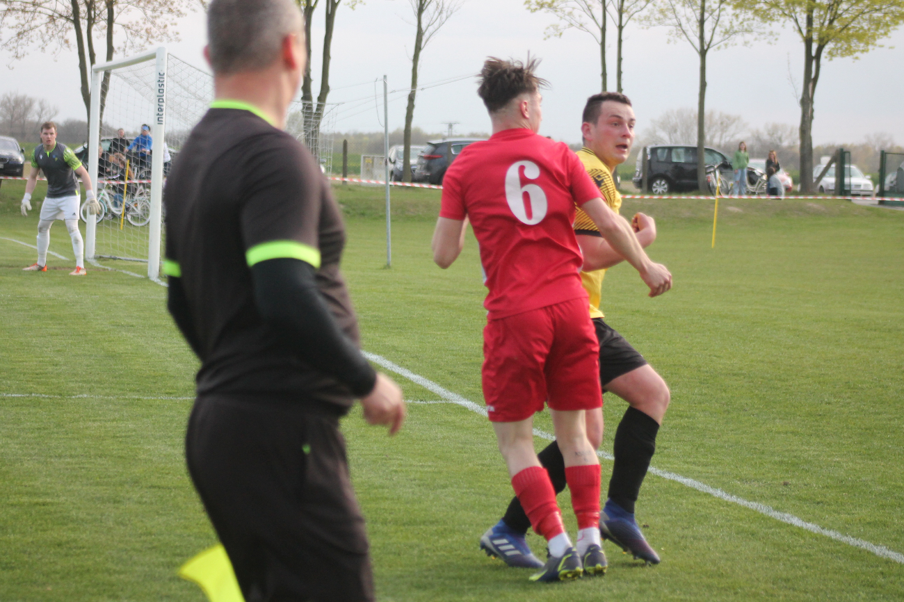 Czarni bez Korony. Puchar na fotografii