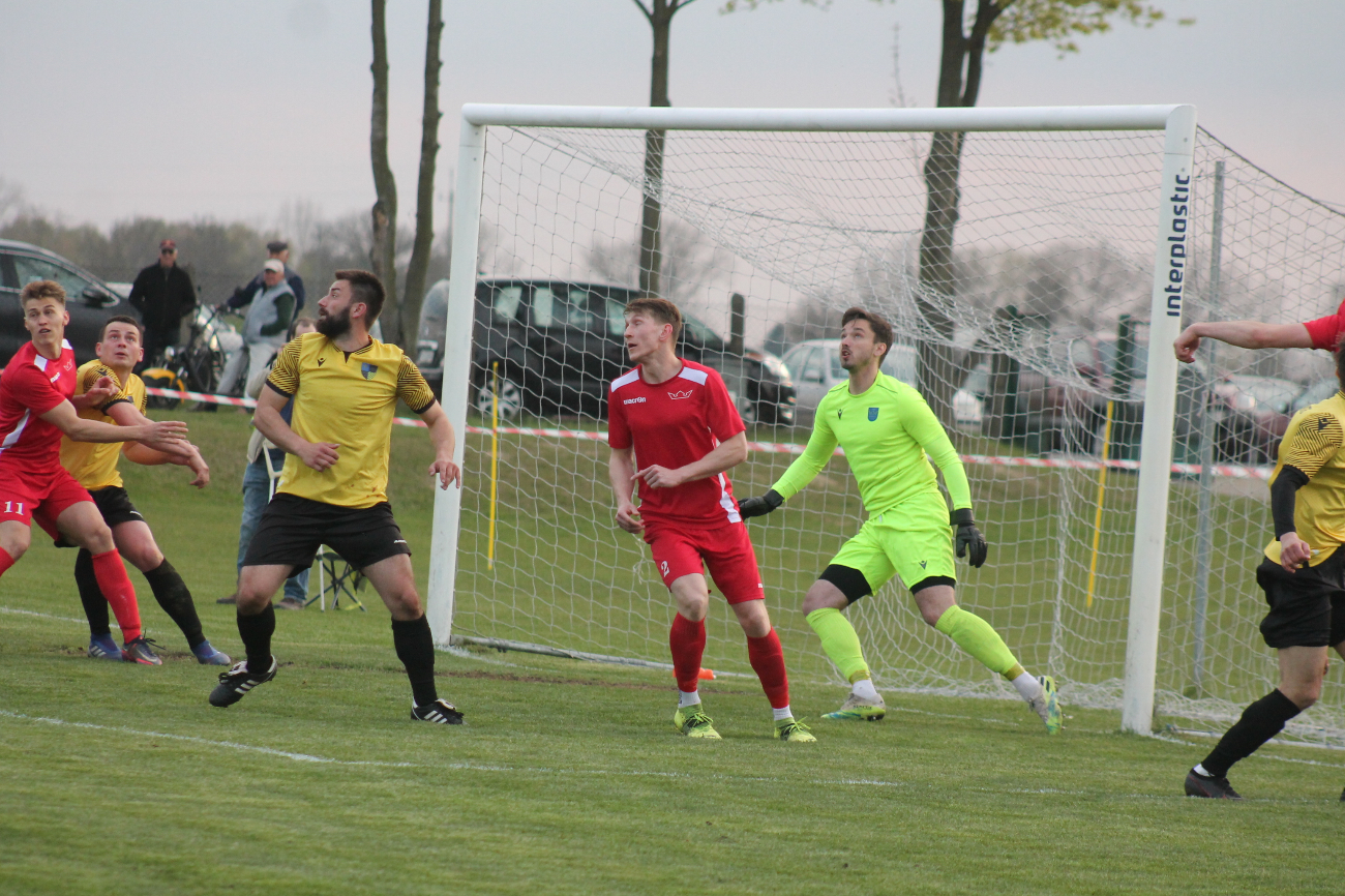 Czarni bez Korony. Puchar na fotografii