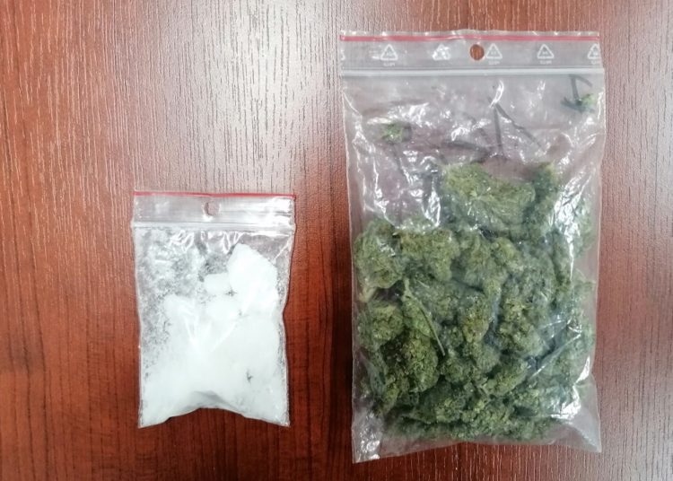 21-latek ma kłopoty. Znaleźli u niego narkotyki