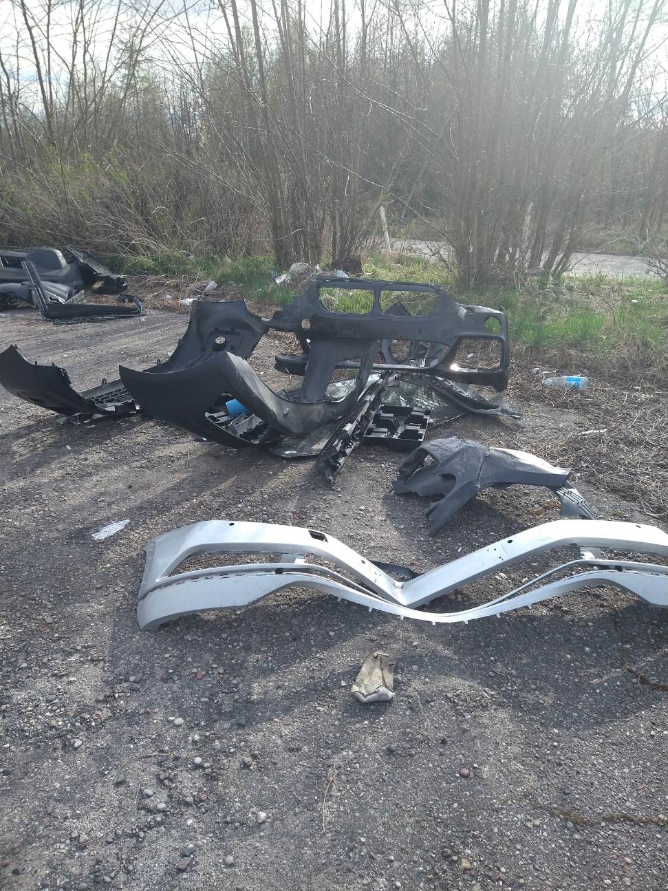 Dzikie wysypisko śmieci w Wilcznej