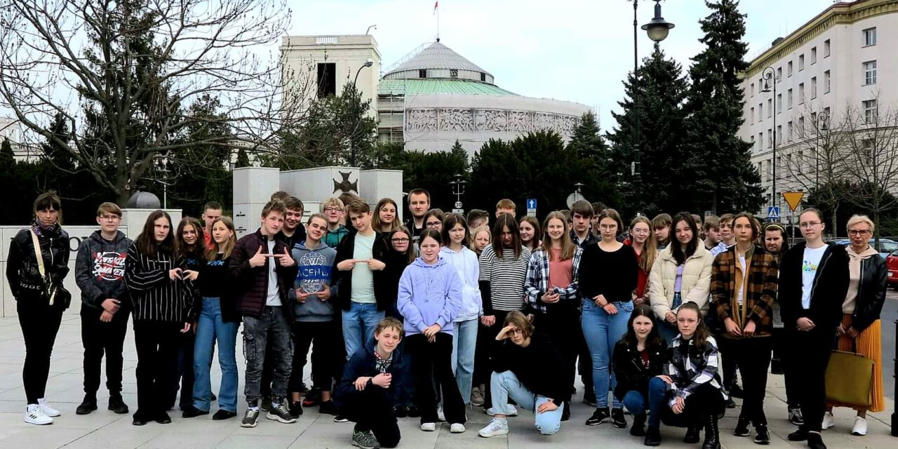 Uczniowie z Powidza zwiedzili Warszawę