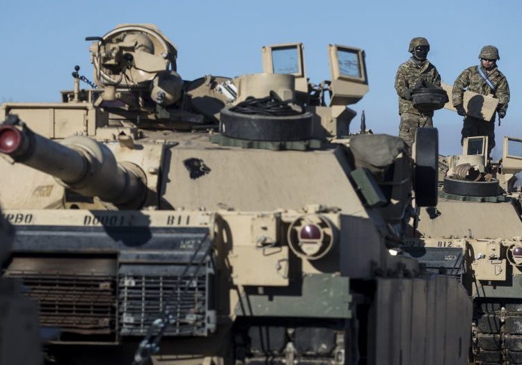 W majówkę kolumny wojskowe na drogach