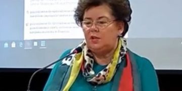 Walczy o drogę i siłownię zewnętrzną