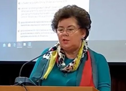 Walczy o drogę i siłownię zewnętrzną