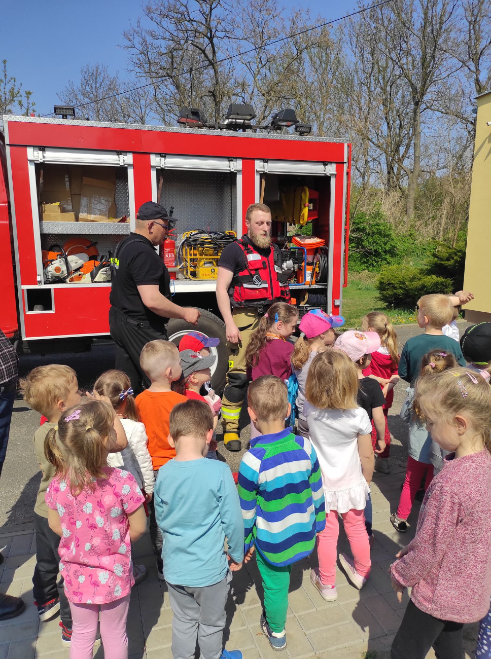 Przedszkolaki odwiedziły strażaków