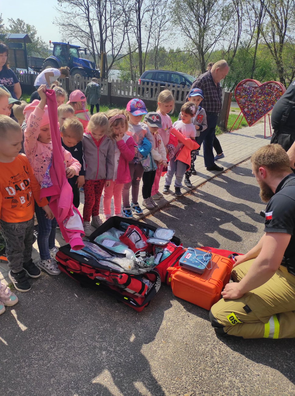 Przedszkolaki odwiedziły strażaków