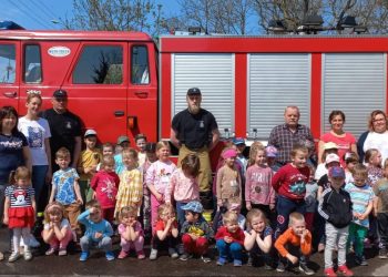 Przedszkolaki odwiedziły strażaków