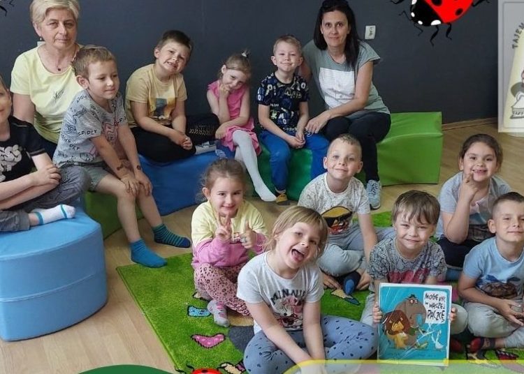 Przedszkolaki odwiedziły strzałkowską bibliotekę