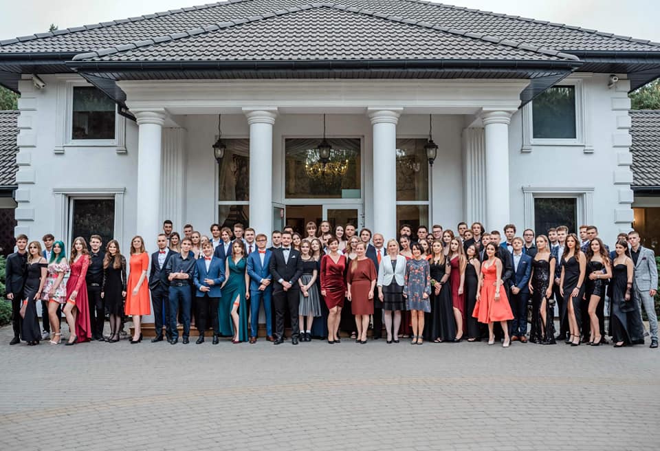 Absolwenci LO bawili się na Balu Maturalnym