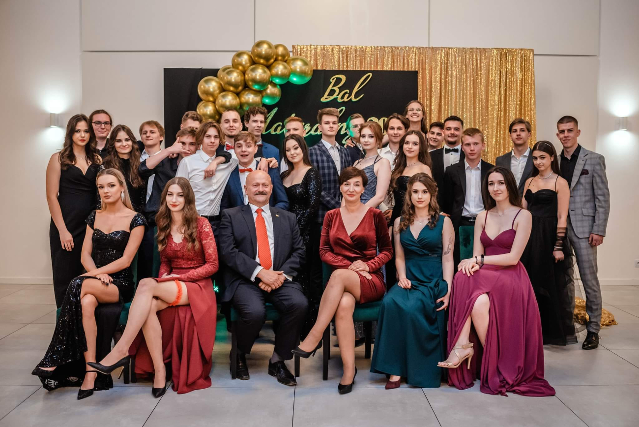Absolwenci LO bawili się na Balu Maturalnym