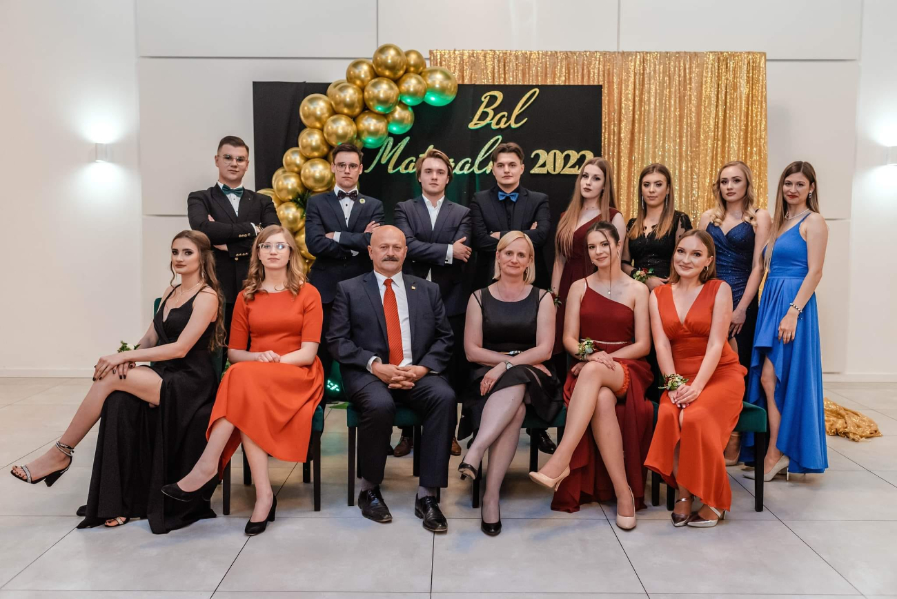 Absolwenci LO bawili się na Balu Maturalnym