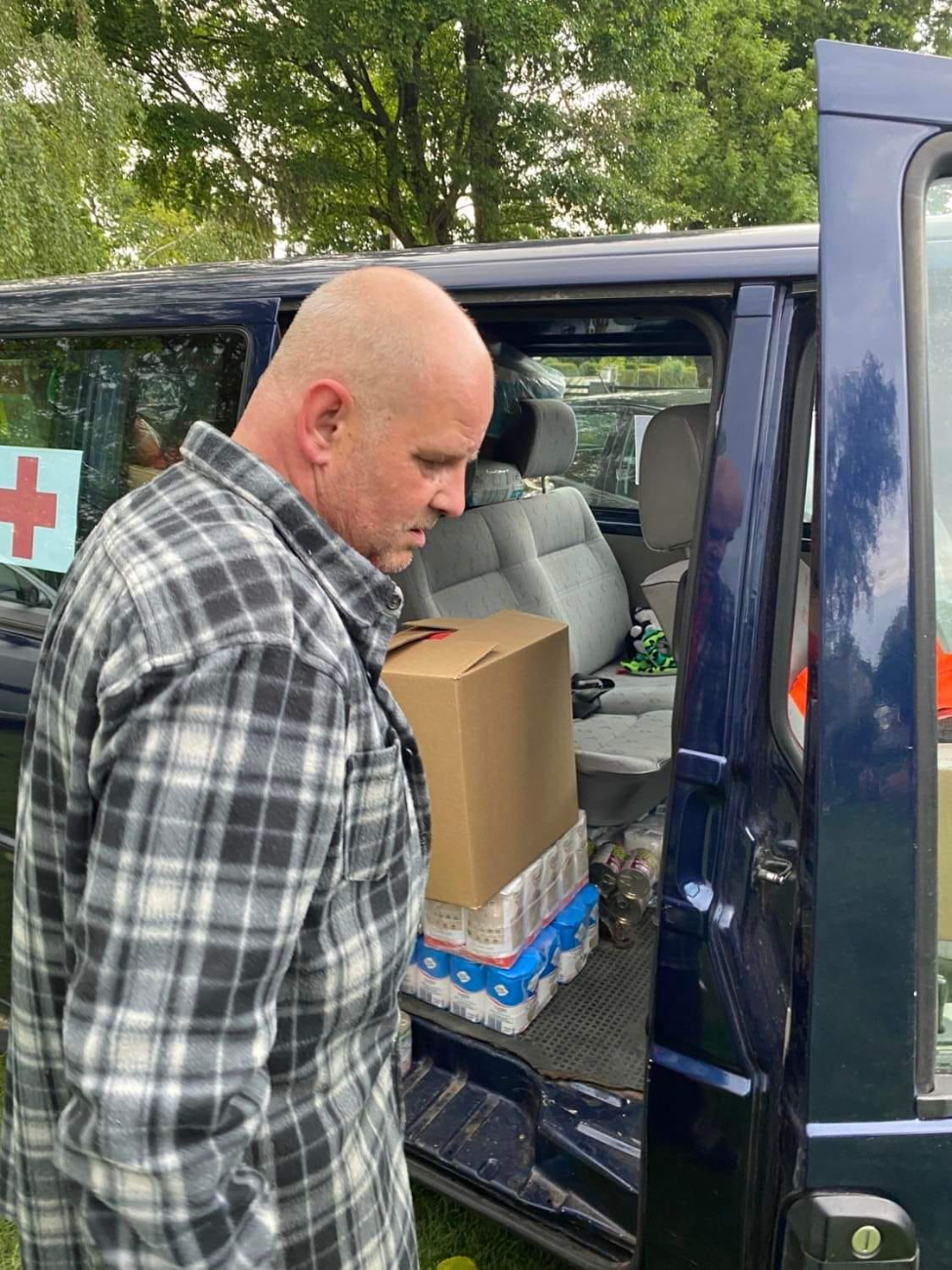 Proboszcz zawiózł piętnasty transport dla Ukrainy