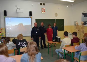 Spotkanie profilaktyczne w szkole w Trąbczynie