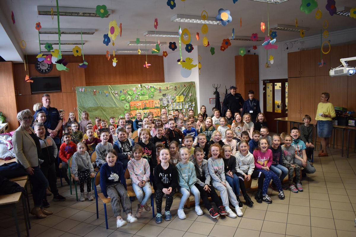 Strzałkowscy dzielnicowi odwiedzili najmłodszych