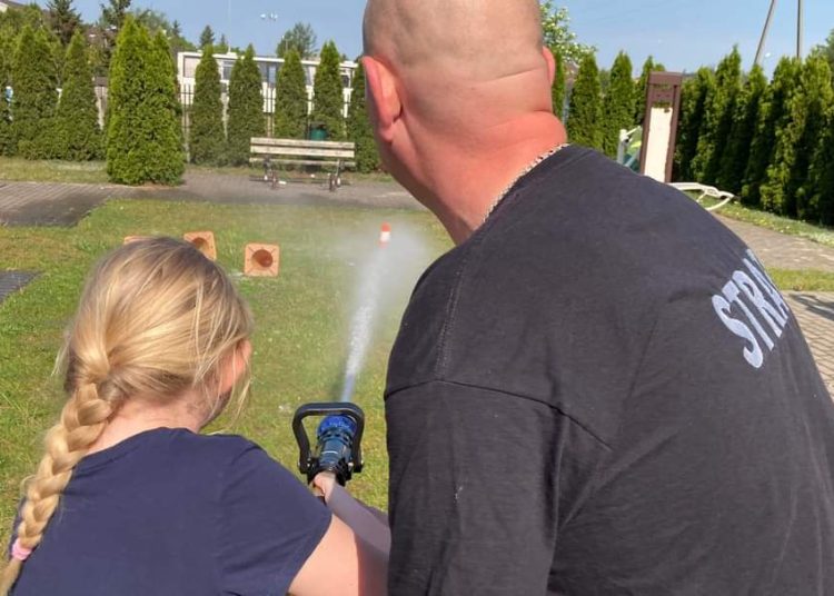 Drugoklasiści odwiedzili strażaków