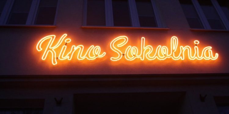 Chcą kupić nowy projektor