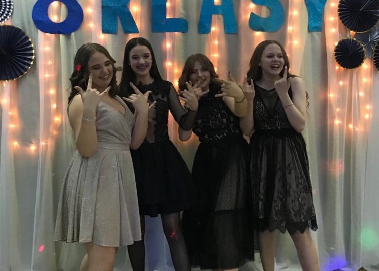 Tak się bawili ósmoklasiści z Młodojewa ZDJĘCIA