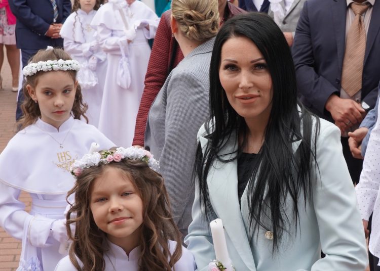 Komunia w Giewartowie ZDJĘCIA