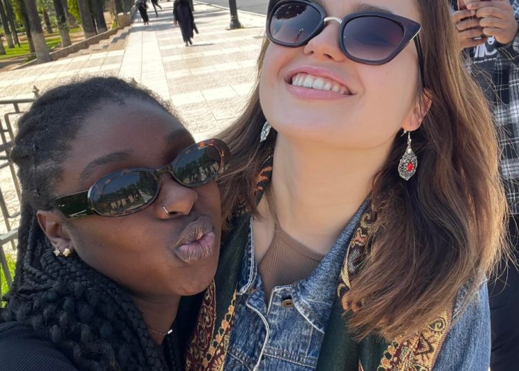 Błękitna Brama i kuchnia marokańska – królestwo smaków i kolorów