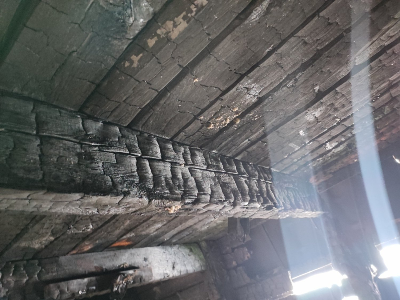 Piorun uderzył w dom. Zniszczenia są ogromne