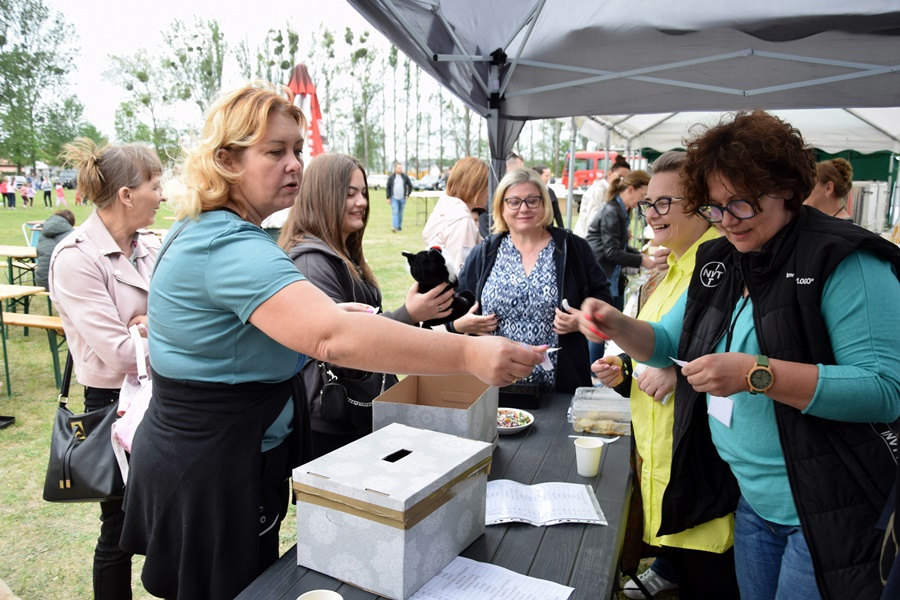 Charytatywnie „Razem dla Miłosza”