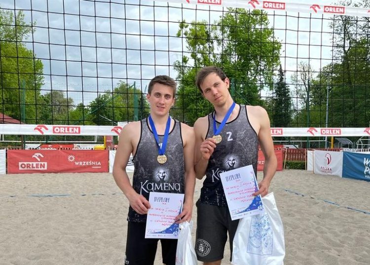 Pierwsze udane starty