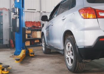 Katalizator jako niezbędna część układu wydechowego. Sprawdź, jak jest zbudowany, jakie ma znaczenie i jakim ulega awariom