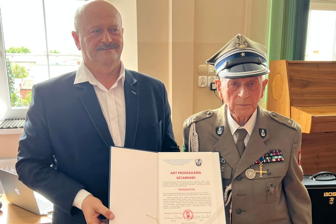 Major Janas przekazał sztandar