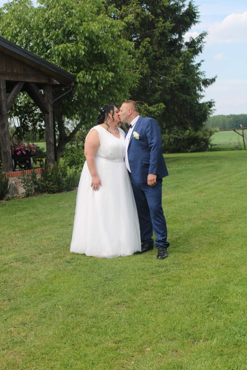 Karolina i Michał. Samych pięknych dni!