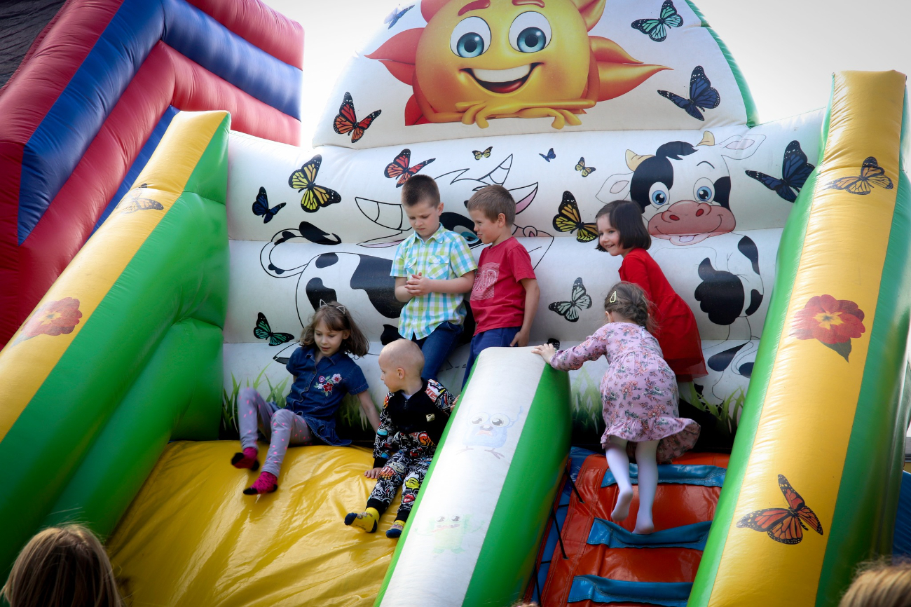 „Rodzina kolorowa, jak łąka kwiatowa” w Jarzębince