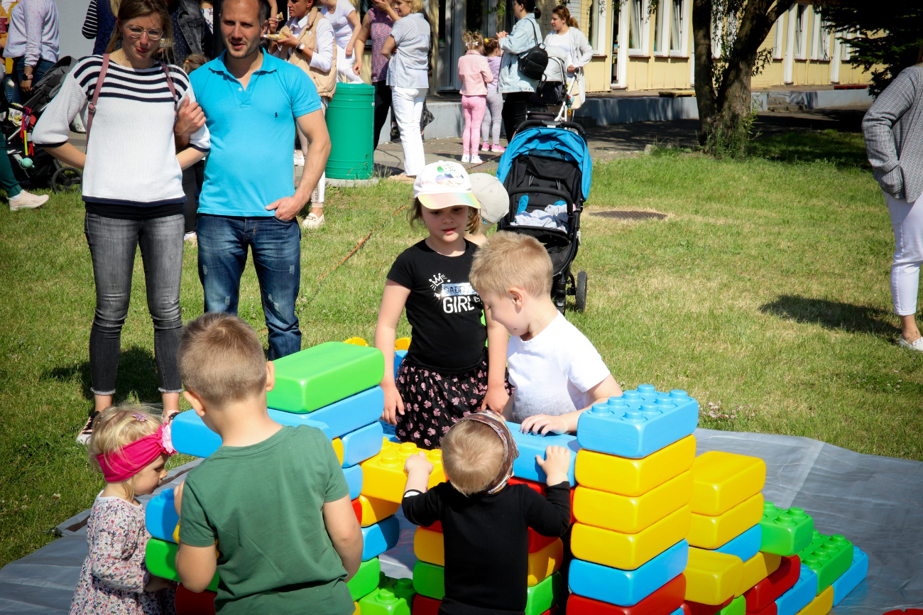„Rodzina kolorowa, jak łąka kwiatowa” w Jarzębince